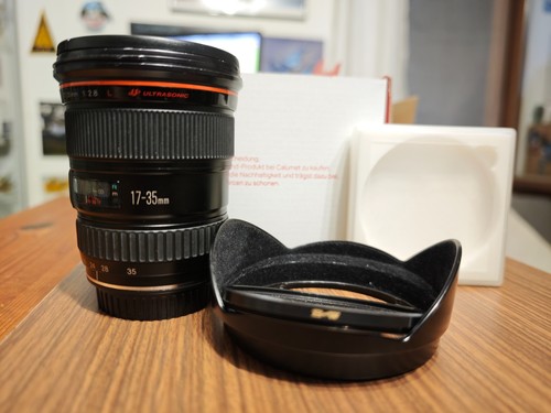 Canon 35mm 8 - f/2.8, usm